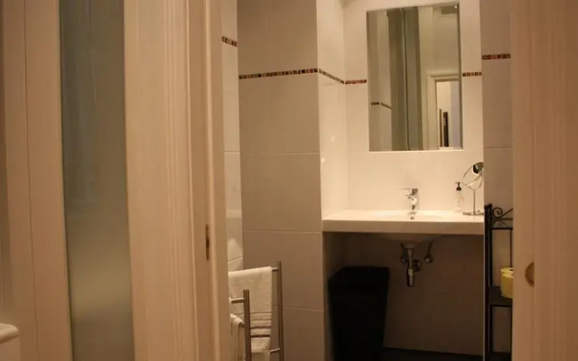 Opera Studio Apartment