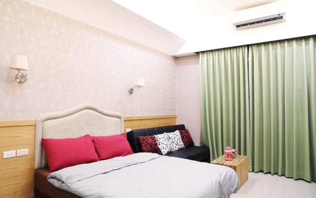 Q Square Apartment D