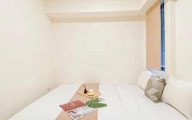 Warm And Cozy 1Br With Makeup Room At Meikarta Apartment