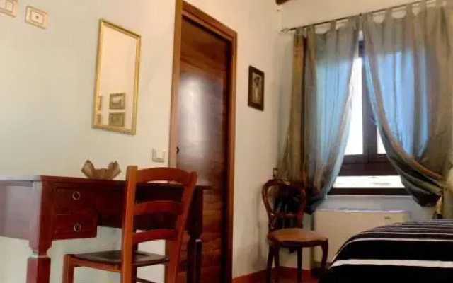 Le Fate Del Lago Rental Room