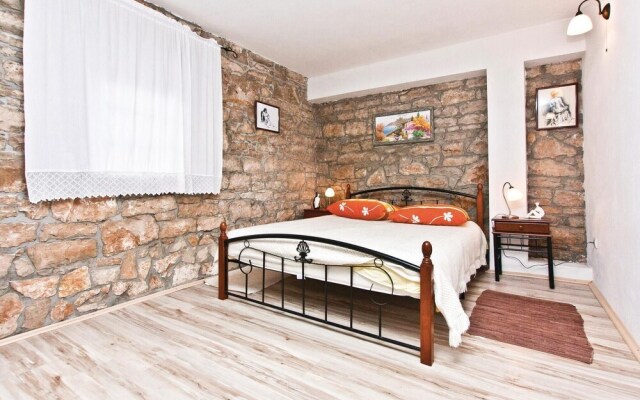Stunning Home in Stifanici With Wifi and 3 Bedrooms