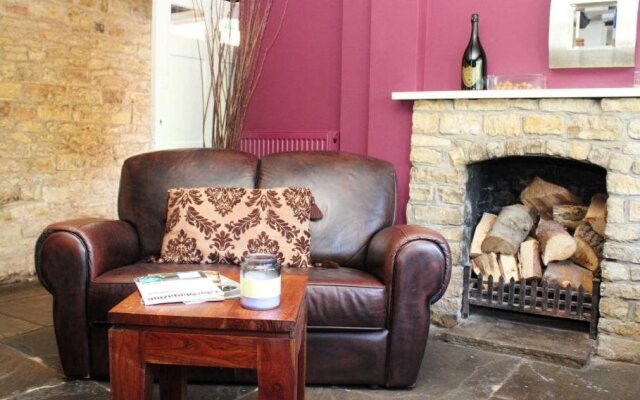 The Halford Bridge Inn