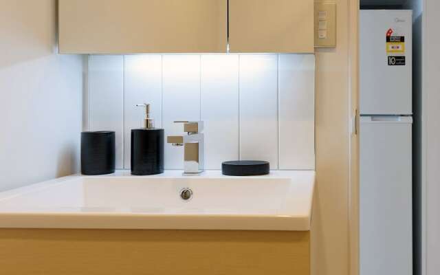 Brand New Spacious Studio Apt, Pool, Gym & Sauna – Guest Rooms – Auckland