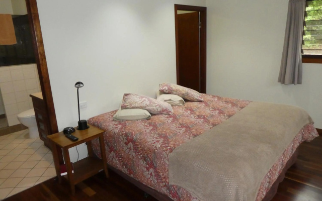 The Summit B&B – Guest Rooms – Atherton