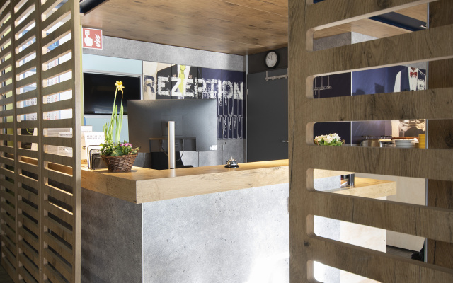 B&B HOTEL Rostock-Broderstorf