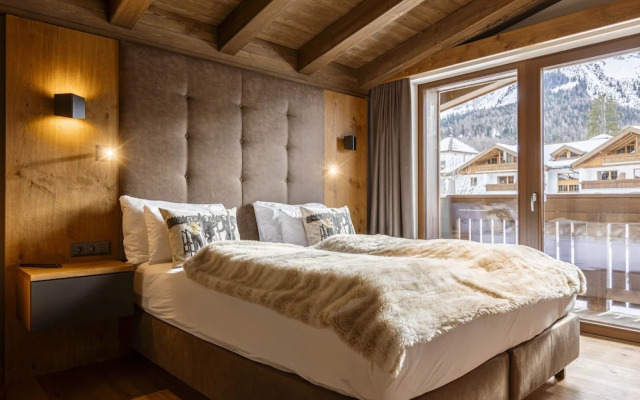 Beautiful Chalet With Swimming Pool