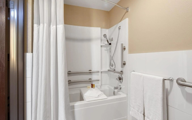 Ayres Hotel Corona – Riverside