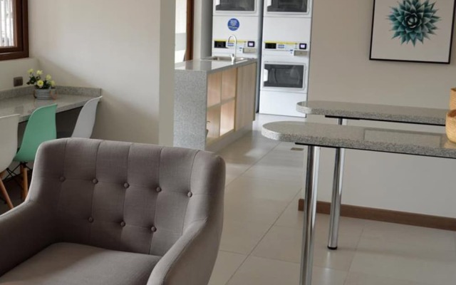 Plaza Parque Suites