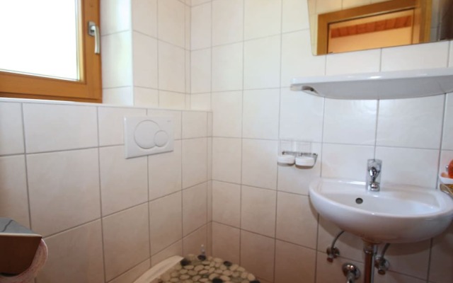 Cozy Apartment in Zell am Ziller Balcony