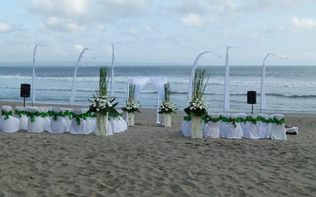 Legong Keraton Beach Hotel