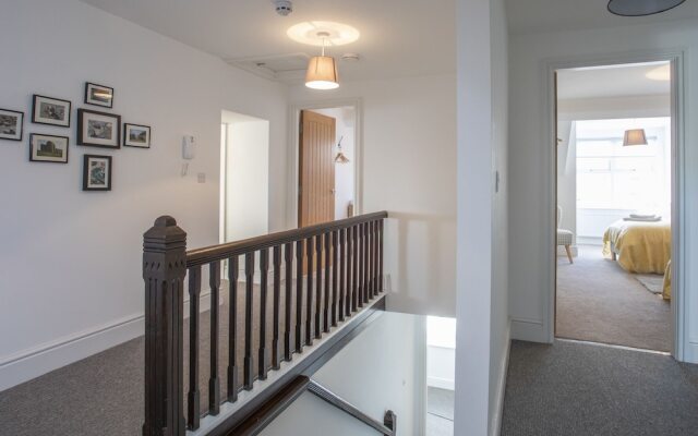 The Towers - Castell