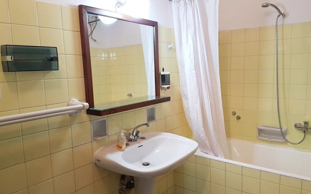 Erra - Aegean - Neoclassical - Athens Center,200m²,5 BD,2.5 BATH