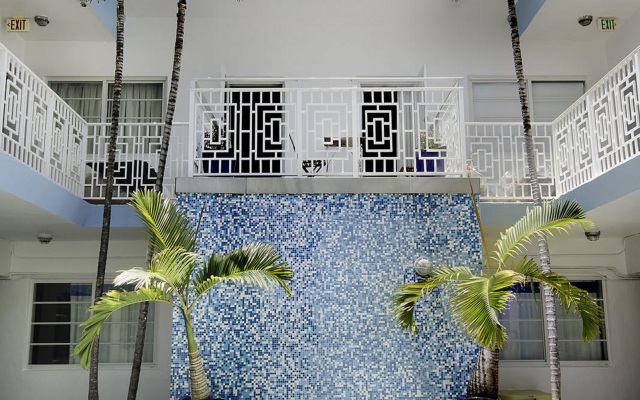 Aqua Hotel & Suites