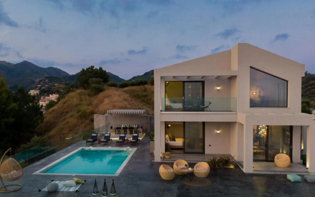 Sueño LUXURY VILLA 180 Iconic Sea View