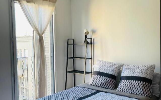 Antibes Old Center Charming Brand New Apartment