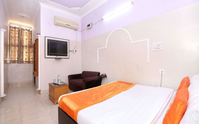 OYO 11417 Hotel Lotus