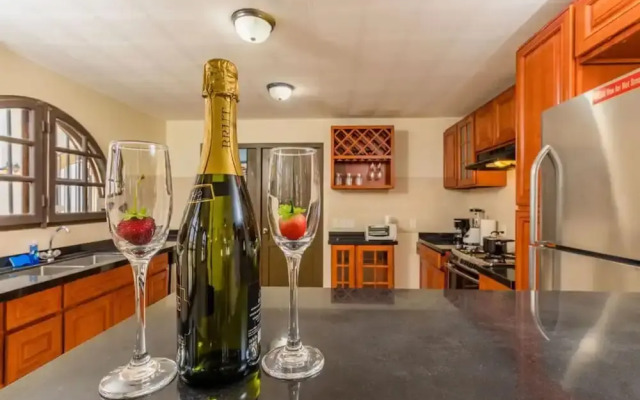 Beautiful 4BR 3BA Villa w Private Pool Jacuzzi