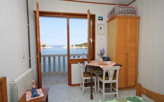 Mile - 10m From the sea - SA2 Studio