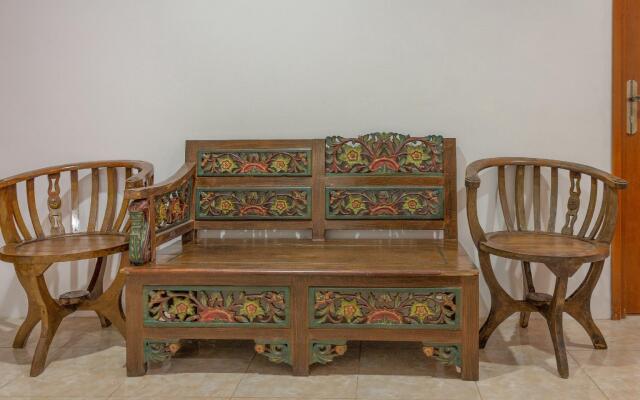 OYO 366 Thamadhiro Residence