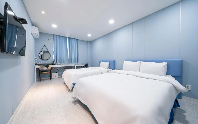 Hotel Cube