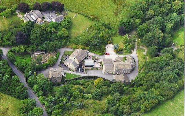 Hewenden Mill Cottages