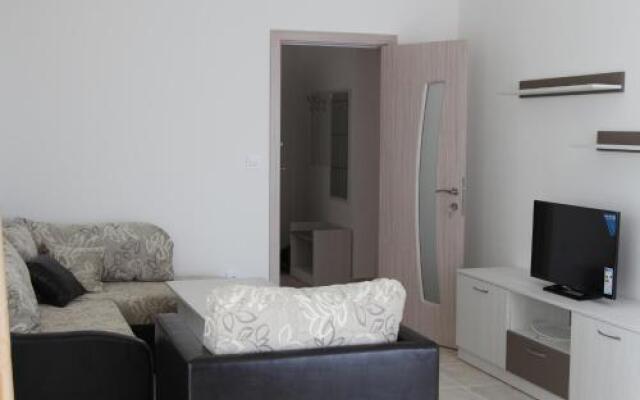 Sea Life Apartments Sinemorets