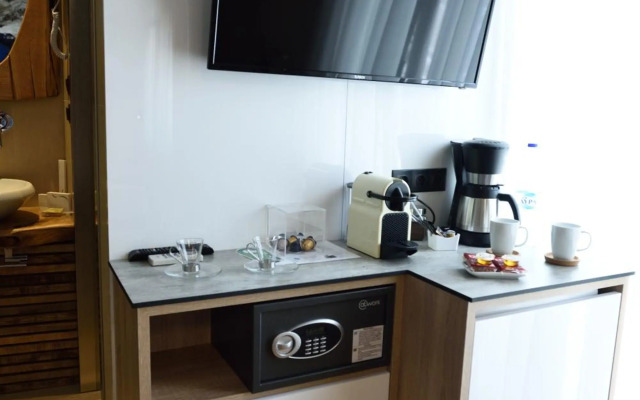 Mystique Luxury Suites