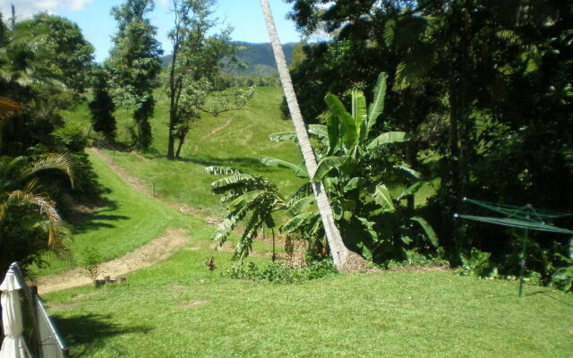 Daintree Village Hideaway