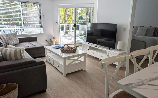 Bay Lodge Apartments