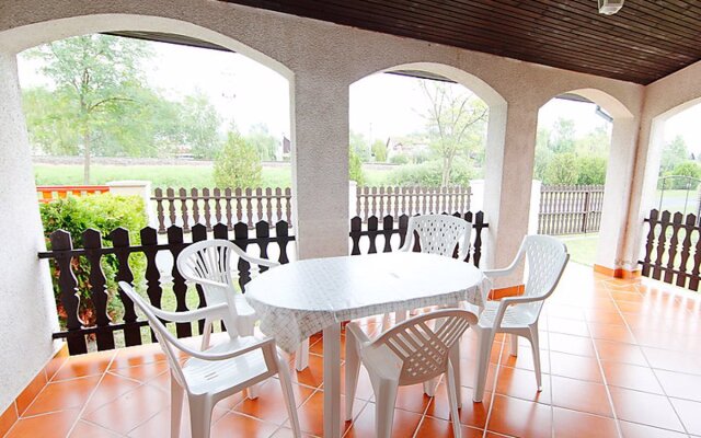 House Daisy 1 Balatonmariafurdo
