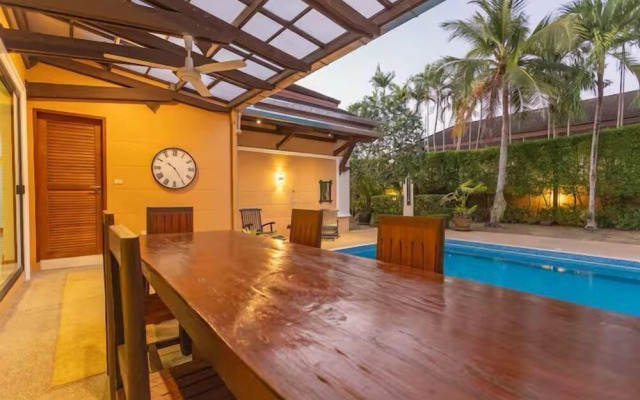 Tim buktu 4BR Jacuzzi WalkVillaMarket170