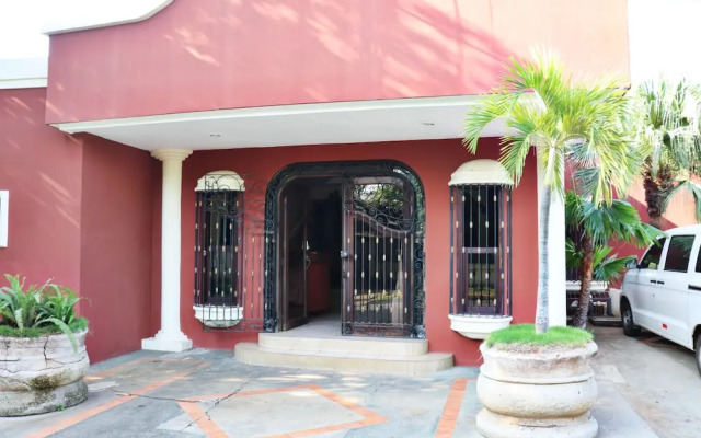 Nesthost Hotel Los Robles