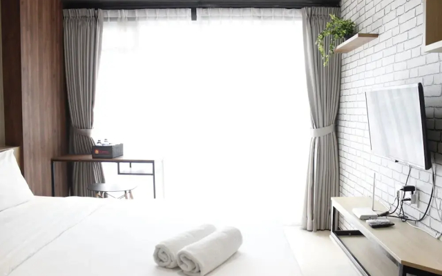 Artistic & Scenic Studio at Gateway Pasteur near Cimahi