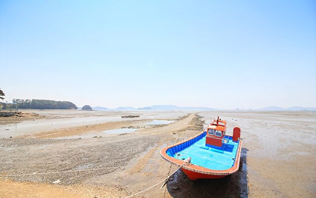 Taean Gat Ford Pension