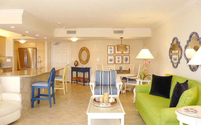 Cozy Beachfront Getaway With Pool and spa