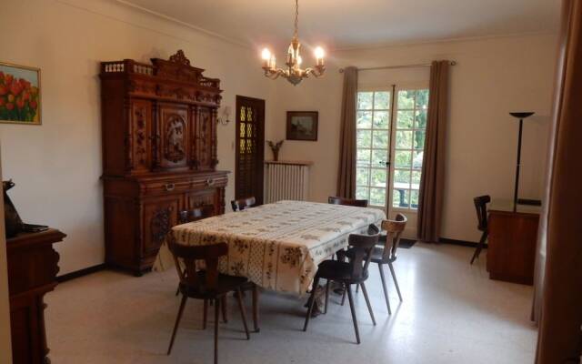 Beautiful Villa in Nyons with Swimming Pool