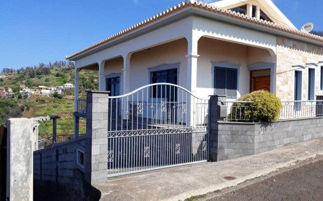 House With 2 Bedrooms In Lombo Do Doutor, With Wifi
