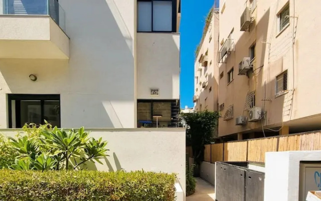 Rupin Nacre in Tel Aviv-yafo