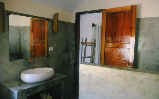 Blue Mango Rooms & Villas