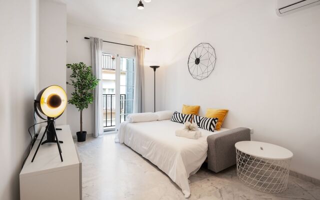Alluring Apartment in Malaga Downtown