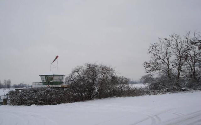 Hotel am Flugplatz B&B