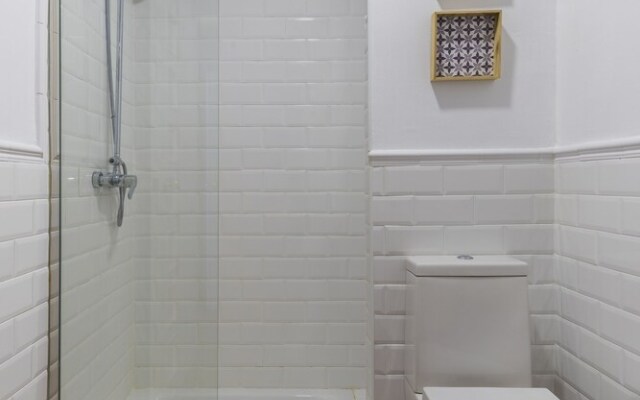 Great 2 BD Apartment With Terrace. San Pablo III