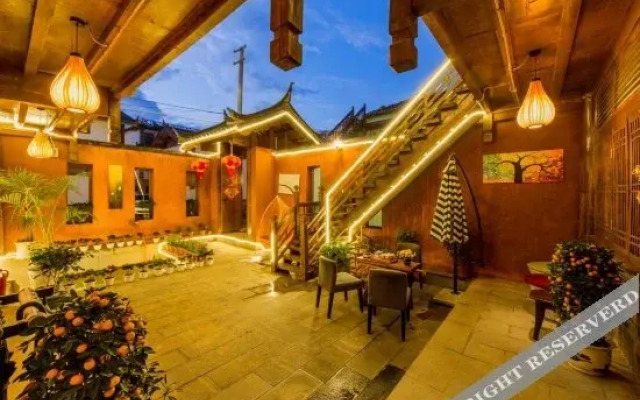 Yangguang Huashe Boutique Hostel