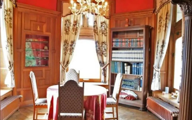 Castle Le Chateau de Balmoral for 22 Persons