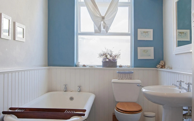 Barry Hall Apartments