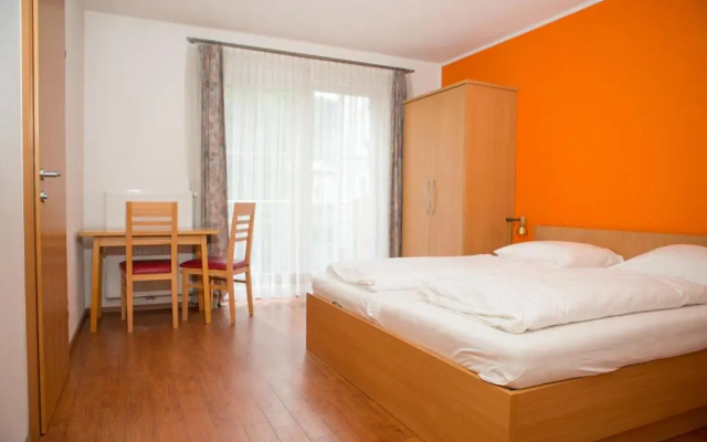 Yoho International Youth Hostel