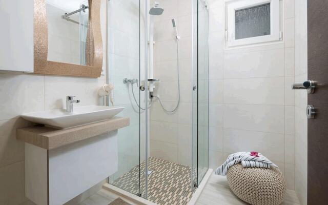 Apartments Vista Royal