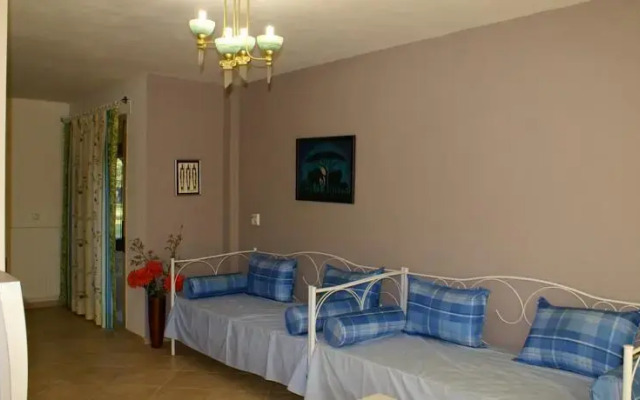 Toroni Guest House