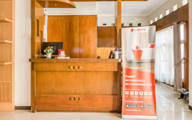 RedDoorz Syariah @ Jalan Simpang Gajayana