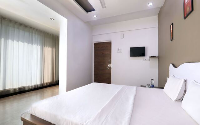 OYO 12817 White house beach resort